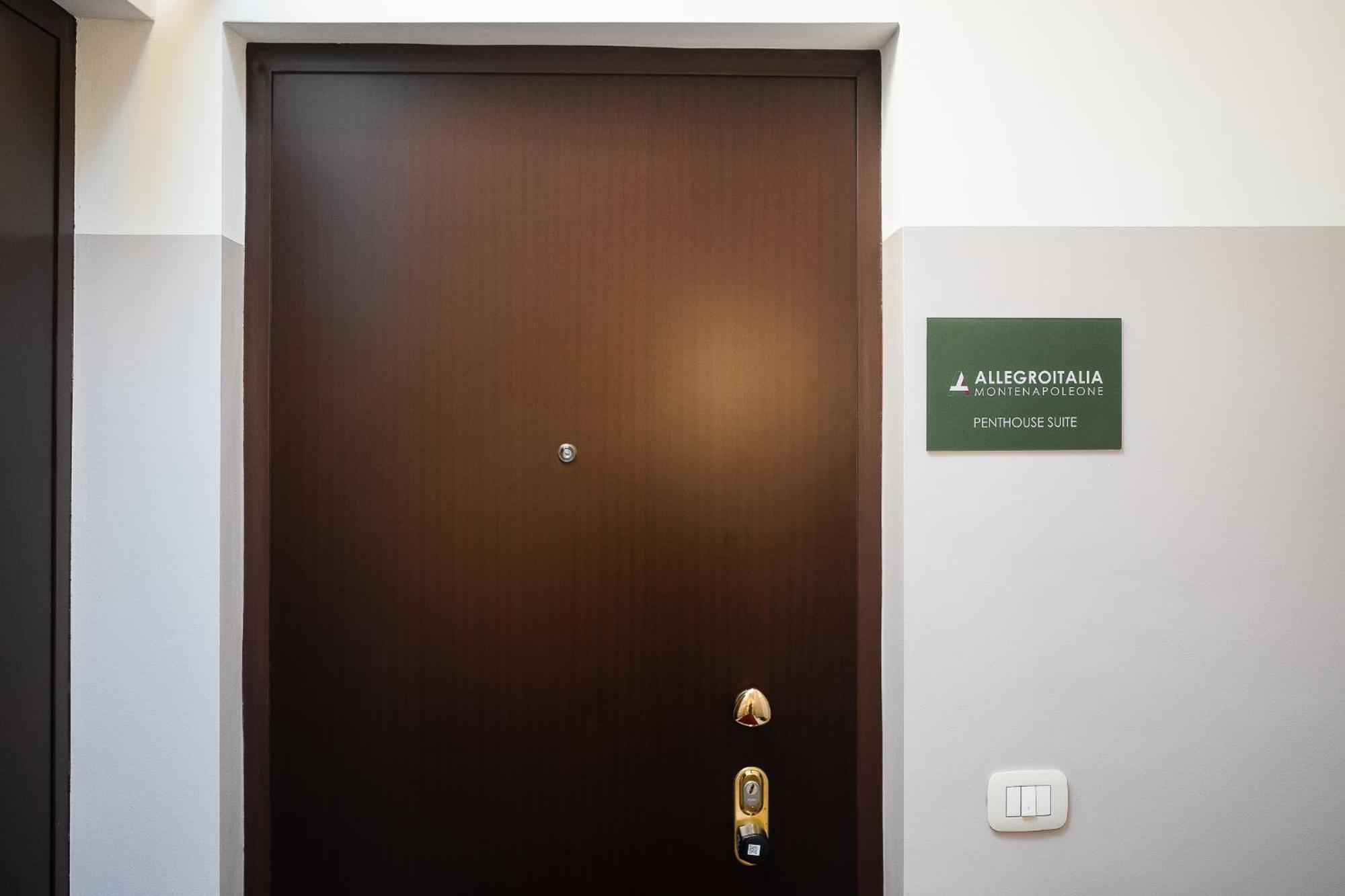 מילאנו Allegroitalia Penthouse Montenapoleone מראה חיצוני תמונה